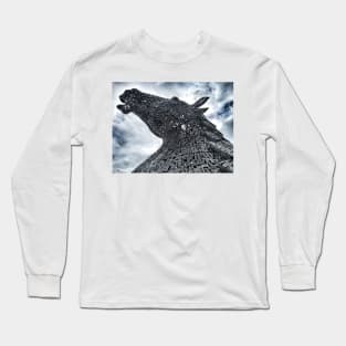 Kelpie against the sky - The Kelpies, Falkirk, Scotland Long Sleeve T-Shirt